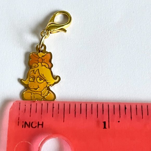 Vintage Miss Piggy Muppets Charm Zipper Pull Purse Clip On Signed Jim Henson - Picture 7 of 10